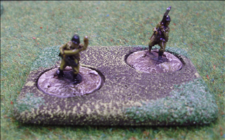 2 Figures on 20mm Round Bases